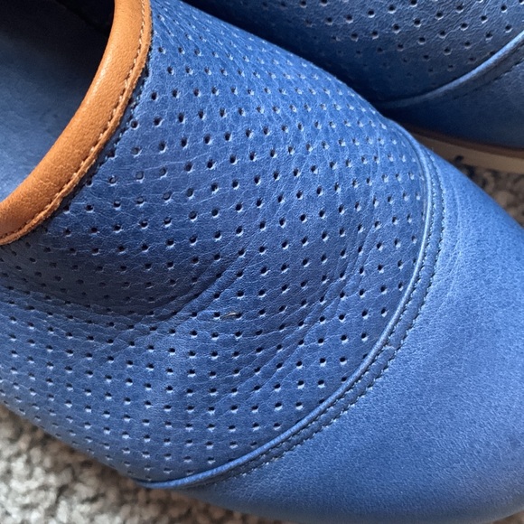 La Pinta Leather Slip Ons - Picture 9 of 13